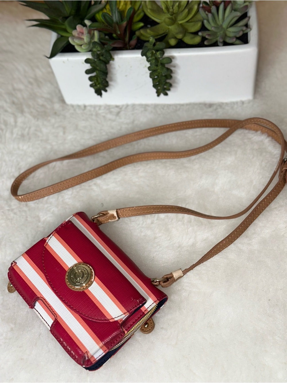 Tommy Hilfiger cross body bag